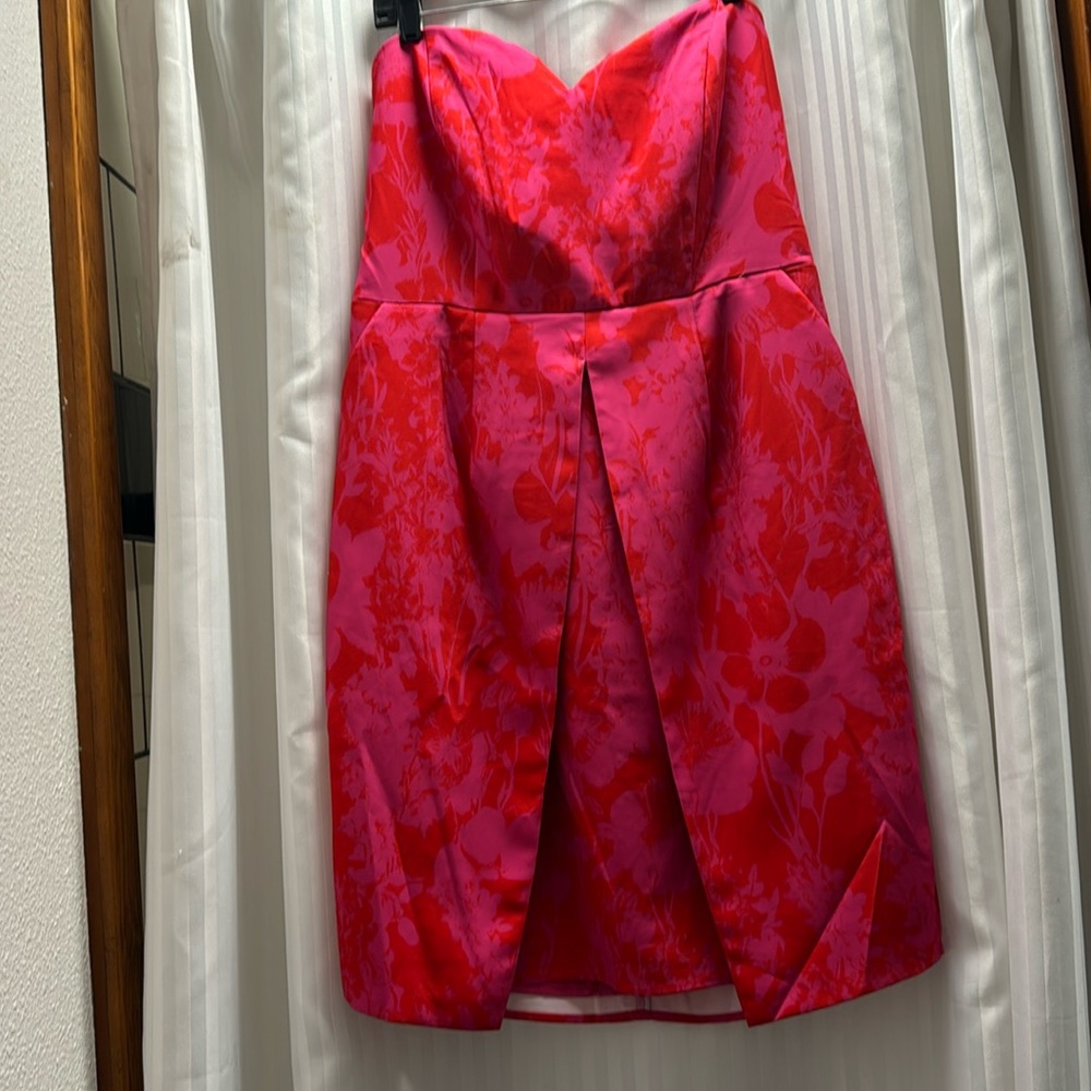 City Chic shift dress in pink/red